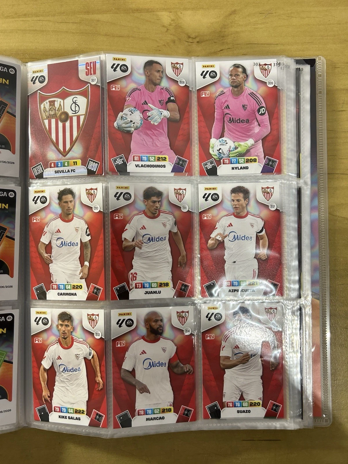 Equipo completo 19 cards Sevilla FC Panini Adrenalyn XL LaLiga 2025-26