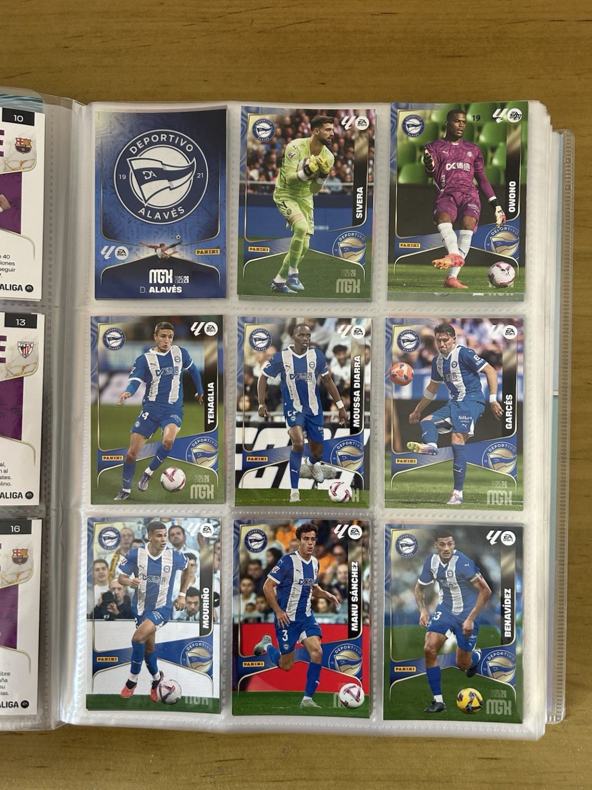 Equipo completo 18 cards Deportivo Alavés Panini Megacracks LaLiga 2025-26