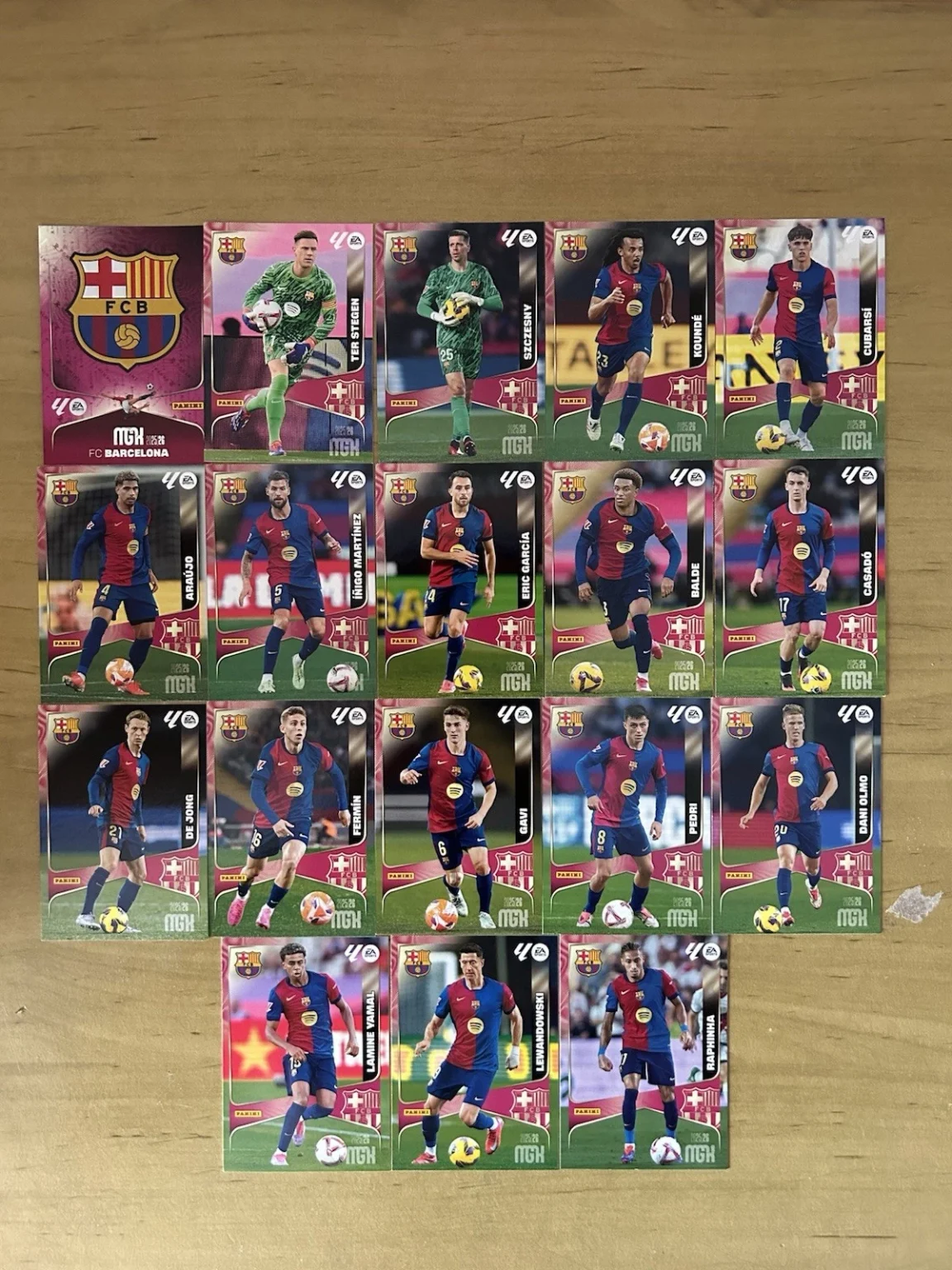 Equipo completo 18 cards FC Barcelona Panini Megacracks LaLiga 2025-26