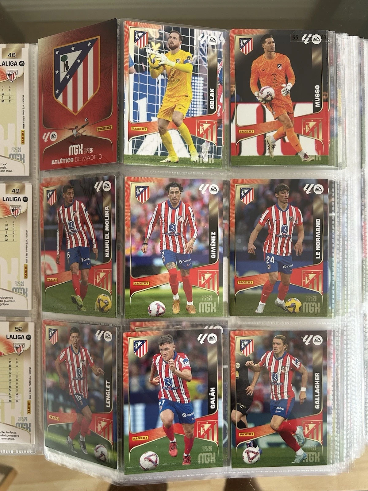 Equipo completo 18 cards Atlético de Madrid Panini Megacracks LaLiga 2025-26