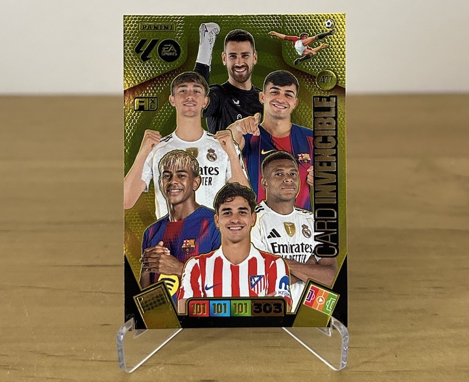 Carta Invencible Balón de Oro 477 Adrenalyn XL LaLiga 2025-26 Panini