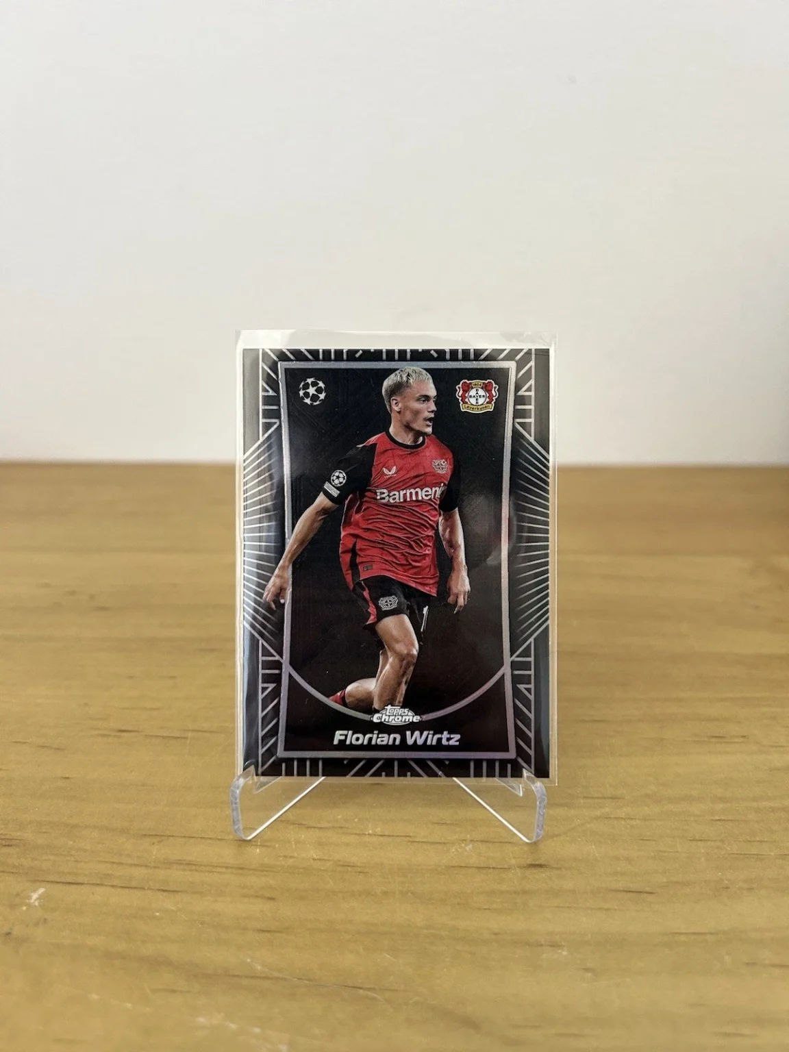 Carta Florian Wirtz Shadow Etch Case Hit SSP Topps Chrome UCC 2024-25