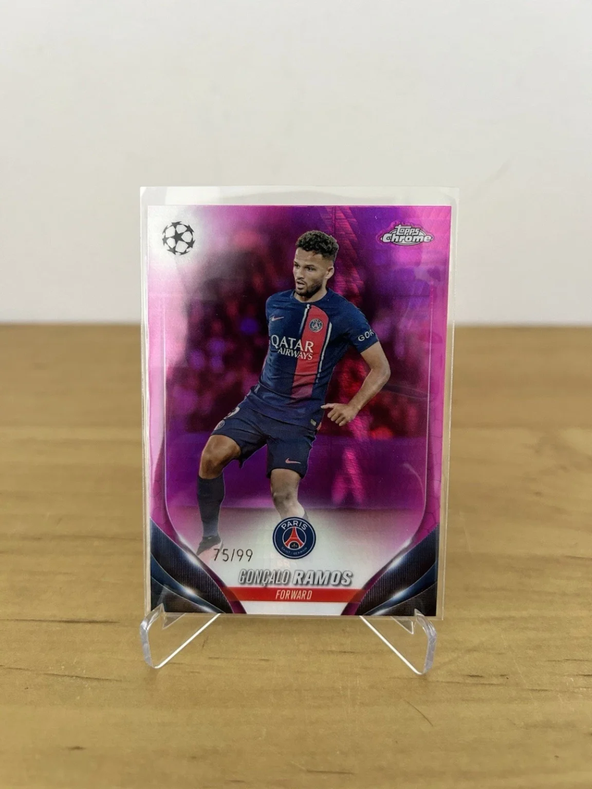 Carta Gonçalo Ramos Magenta X-Fractor numerada 99 Topps Chrome UEFA 2023-24 PSG