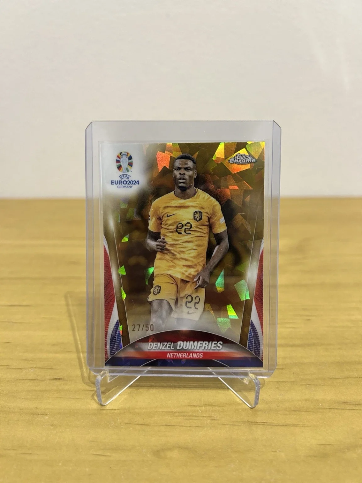 Carta Denzel Dumfries Sapphire numerada 50 Topps Chrome Euro 2024 Países Bajos