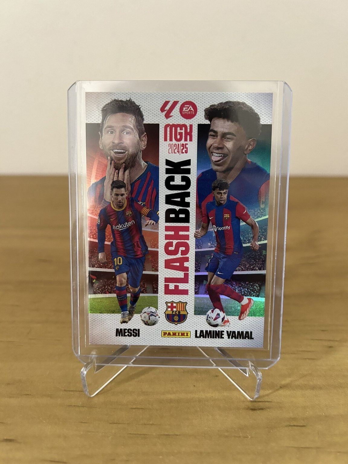 Carta Flashback 429 Messi y Lamine Yamal Megacracks LaLiga 2024-25 Panini