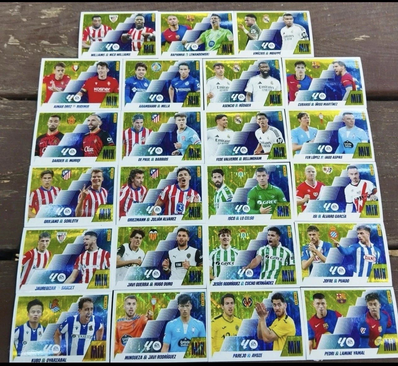 Lote completo 23 stickers sección Mix LaLiga Este 2025-26 Panini