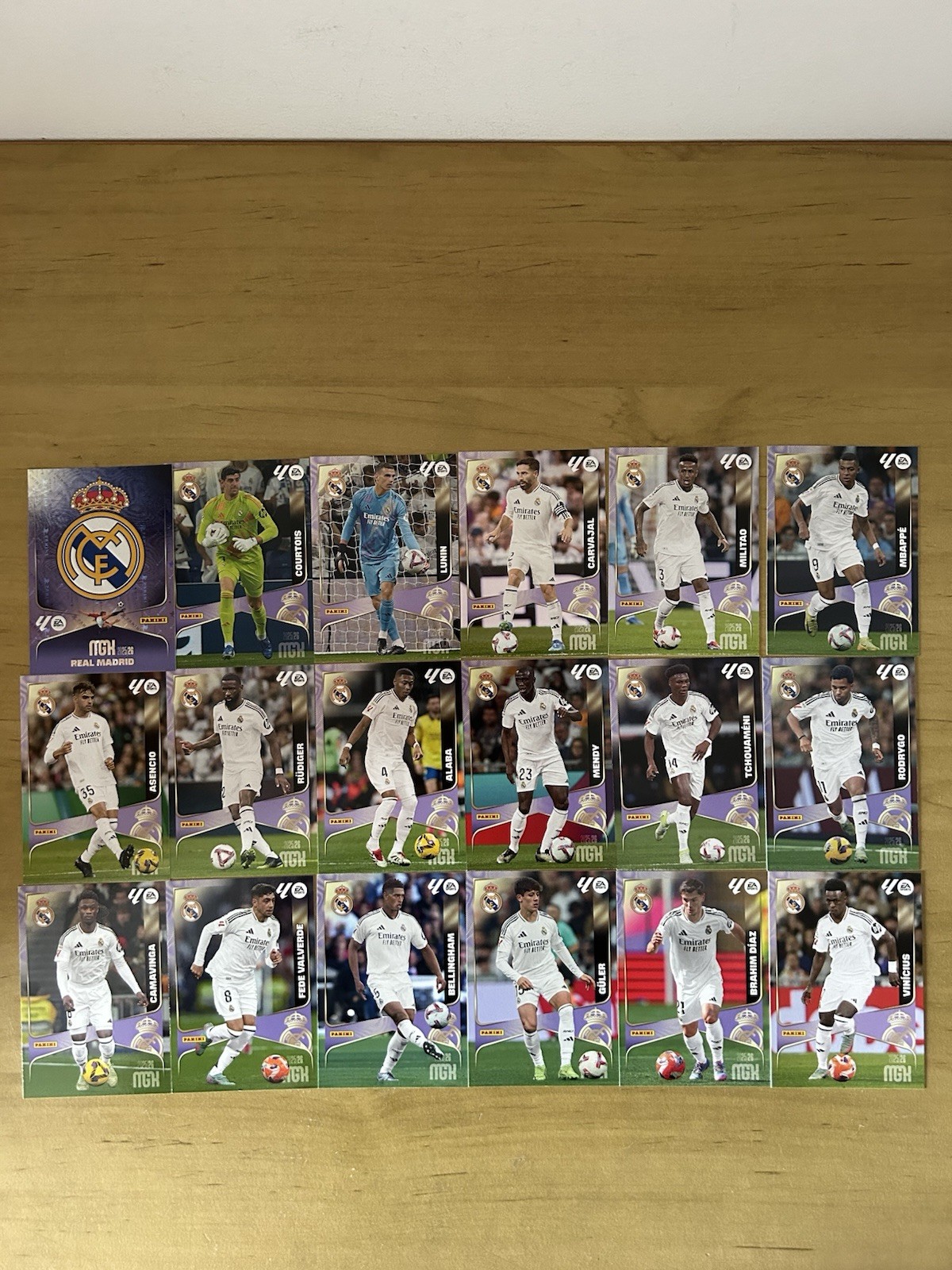 Equipo completo 18 cards Real Madrid Megacracks LaLiga 2025-26 Panini Mbappé