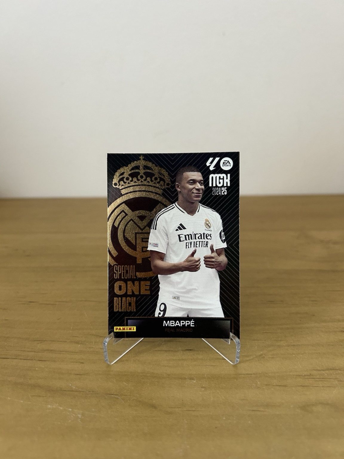 Carta Kylian Mbappé Special One Black Megacracks tercera edición 2024-25 Panini