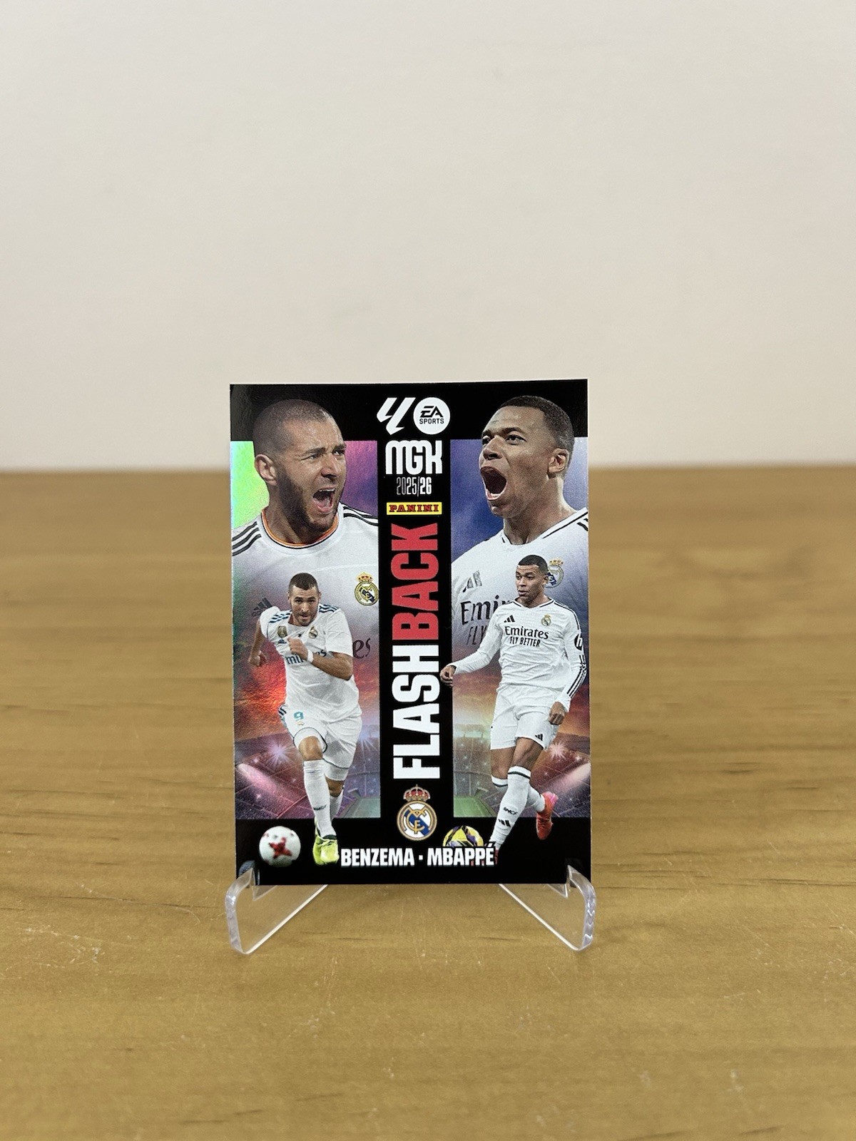Carta Flashback Benzema y Mbappé Megacracks LaLiga 2025-26 Real Madrid