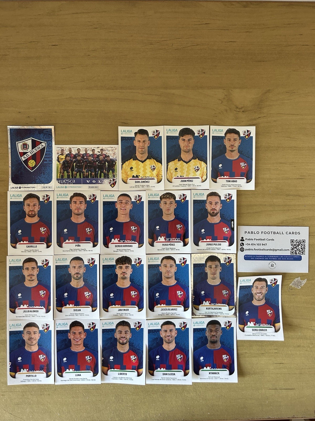 Equipo completo 21 stickers SD Huesca Panini Liga Hypermotion 2025-26