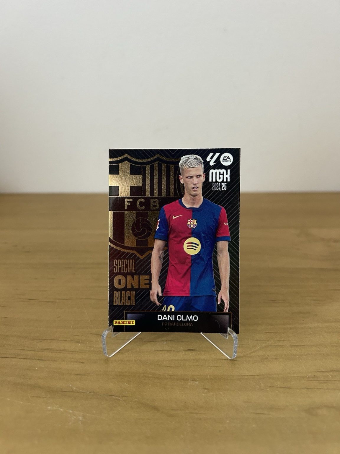 Carta Dani Olmo Special One Black Megacracks tercera edición 2024-25 FC Barcelona