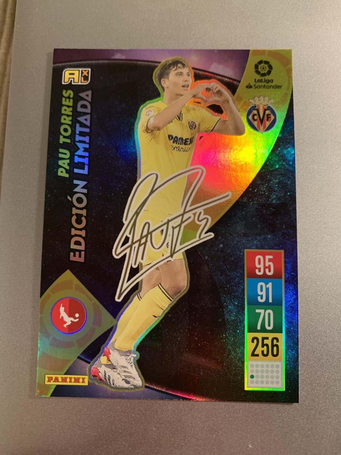 Carta Pau Torres Firmado Edición Limitada Adrenalyn XL LaLiga 2021-22 Panini