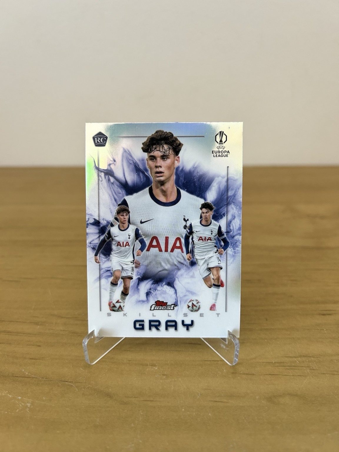 Carta Archie Gray Skillset rookie SK-7 Topps Finest UEFA 2024-25 Tottenham Hotspur