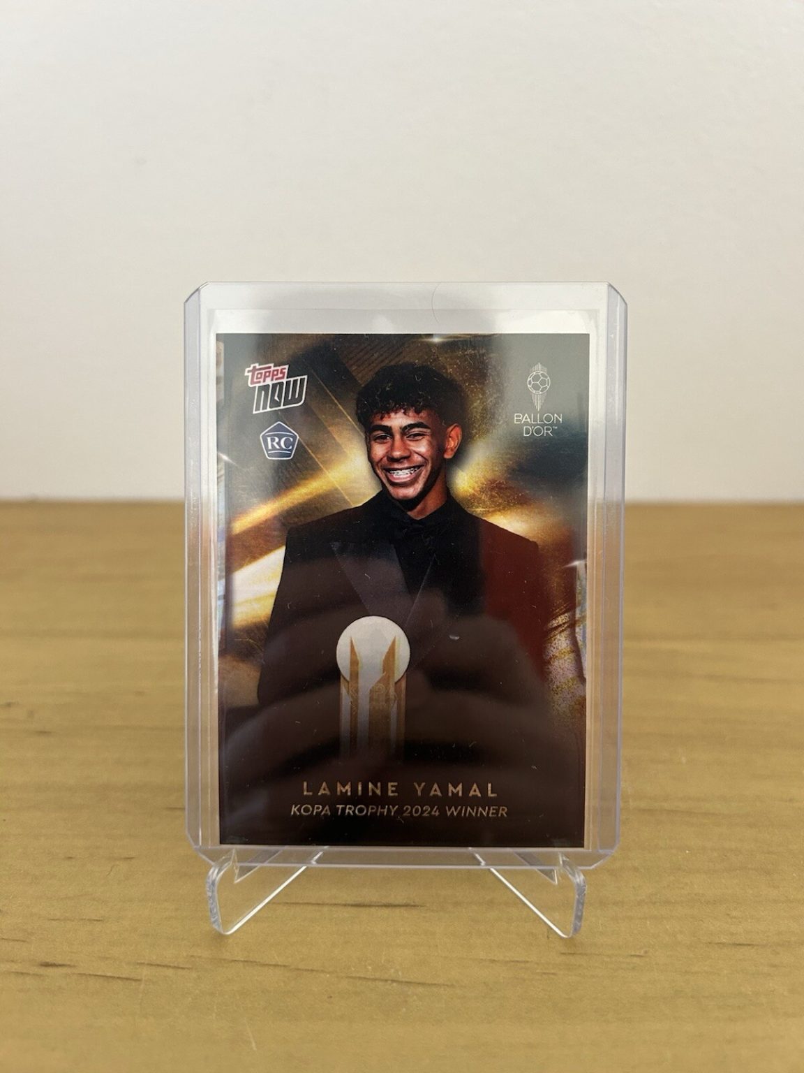 Carta Lamine Yamal Topps Now 3 ganador Trofeo Kopa 2024
