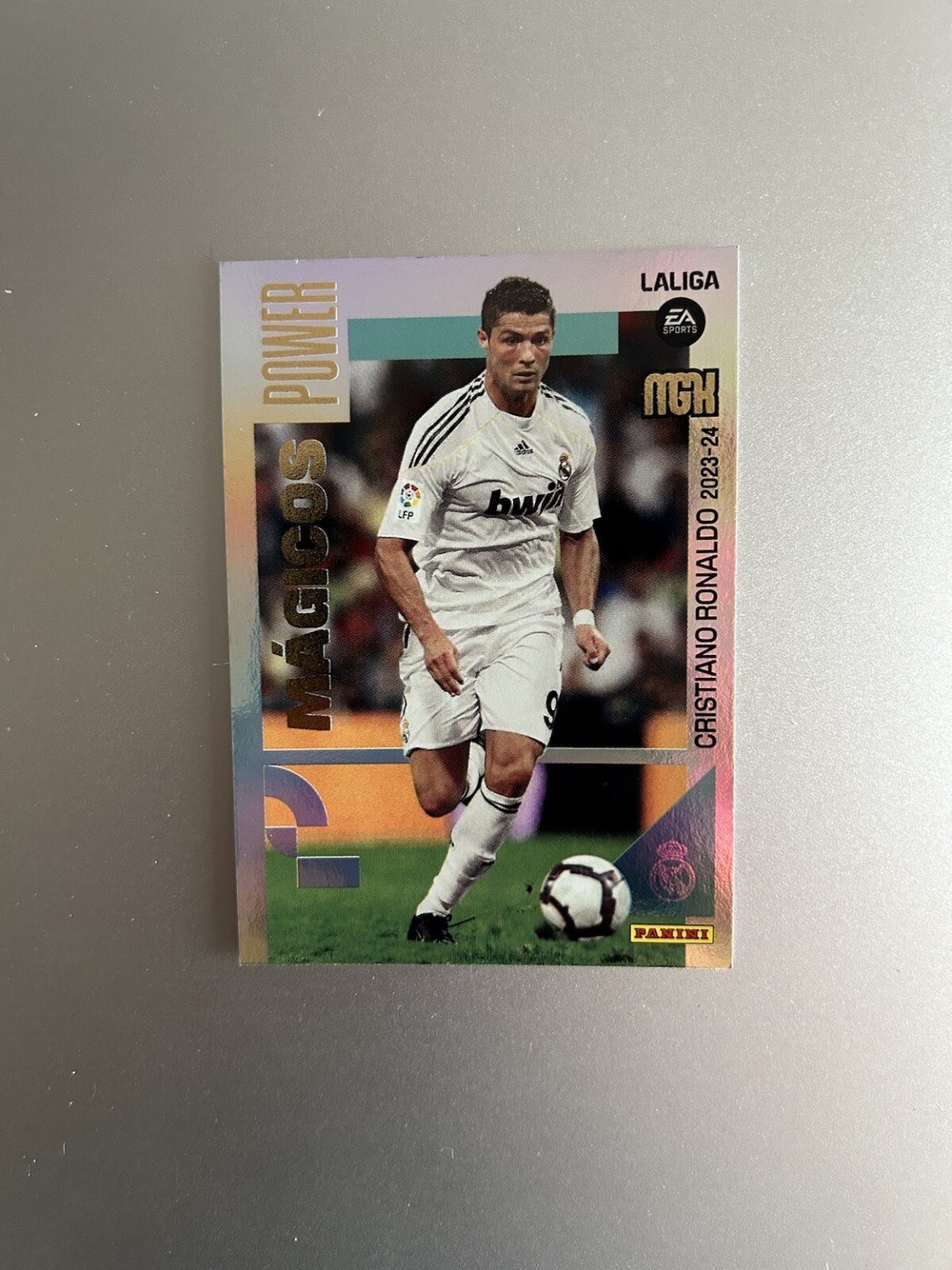 Carta Cristiano Ronaldo Mágicos Power Paralela P435 Megacracks LaLiga 2023-24