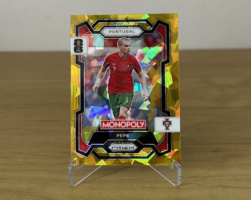 Carta Pepe Gold Cracked Ice Panini Prizm Monopoly FIFA World Cup 2026 Portugal