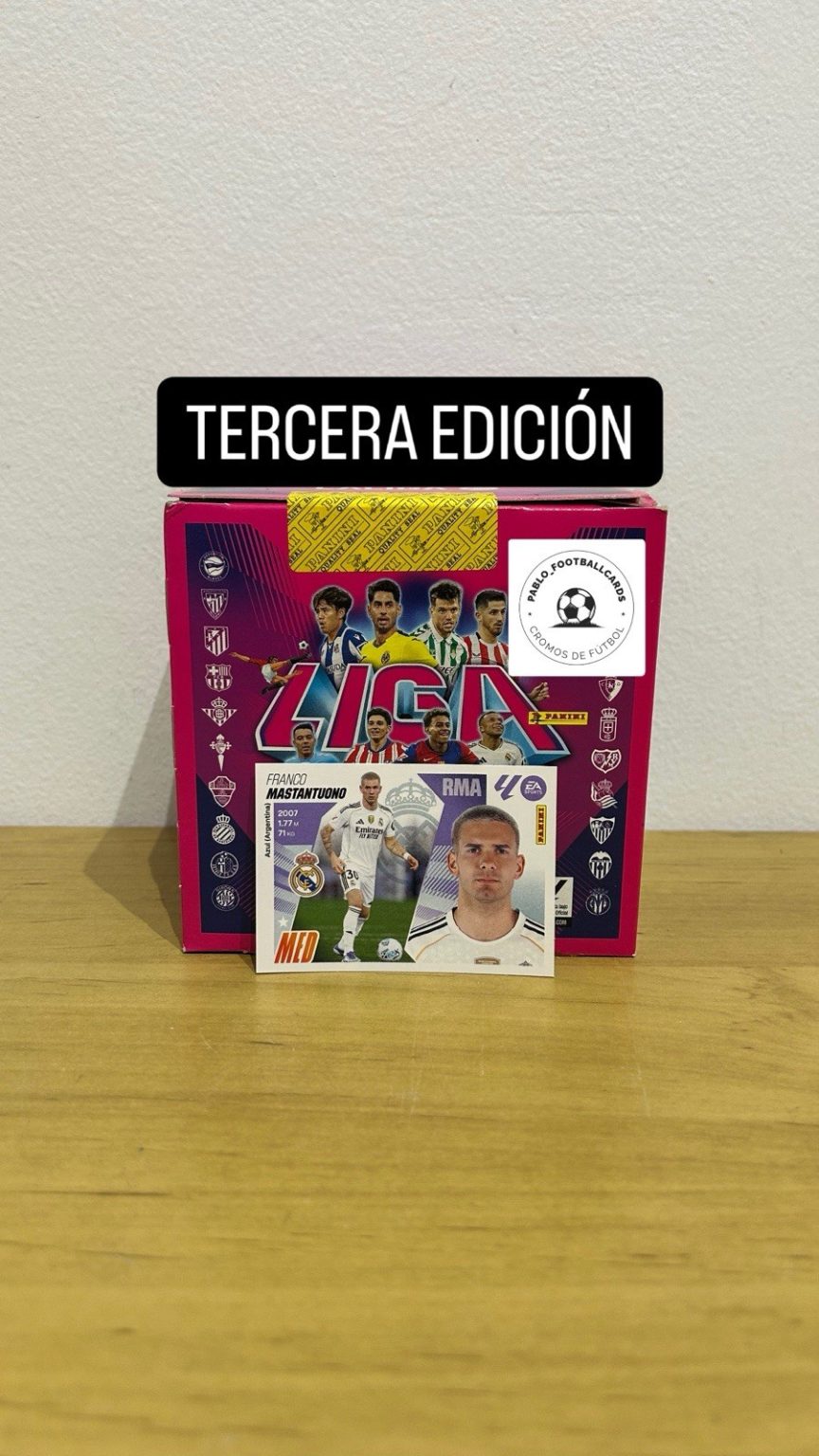 Caja 50 sobres Tercera Edición LaLiga Este 2025-26 Panini con Mastantuono