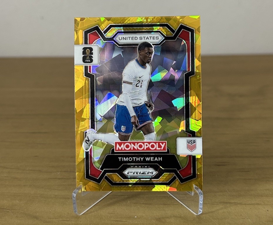 Carta Timothy Weah Gold Cracked Ice Panini Prizm Monopoly FIFA World Cup 2026 Estados Unidos