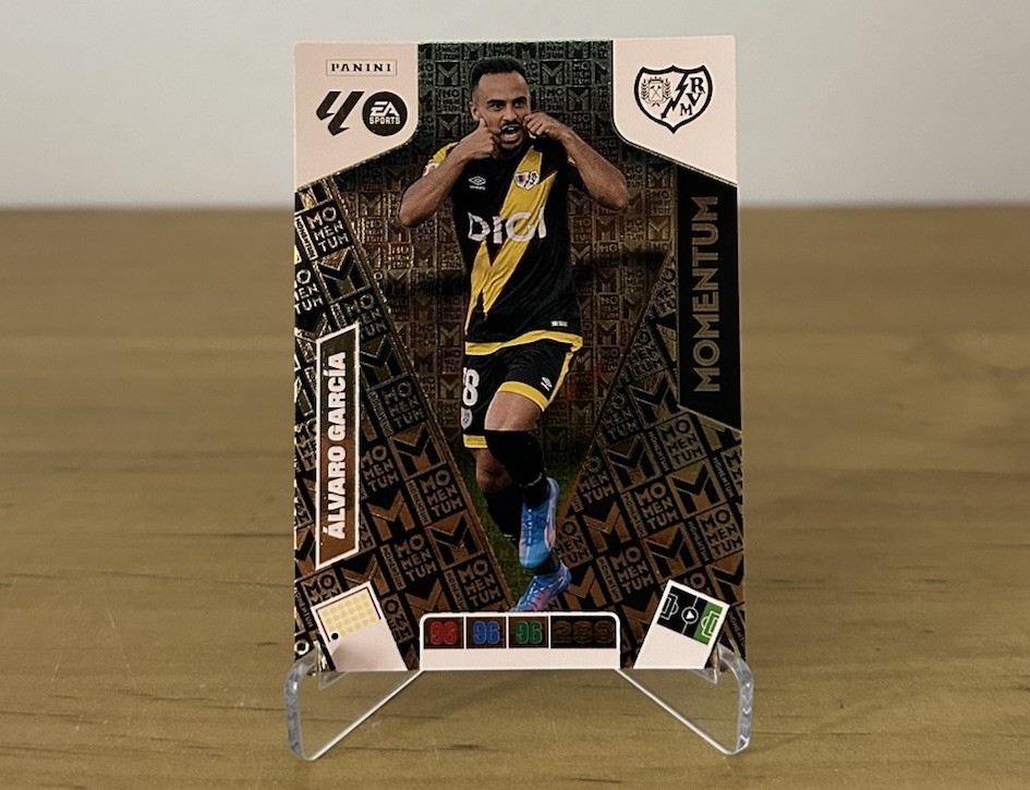 Carta Álvaro García Momentum Adrenalyn XL LaLiga 2025-26 Rayo Vallecano