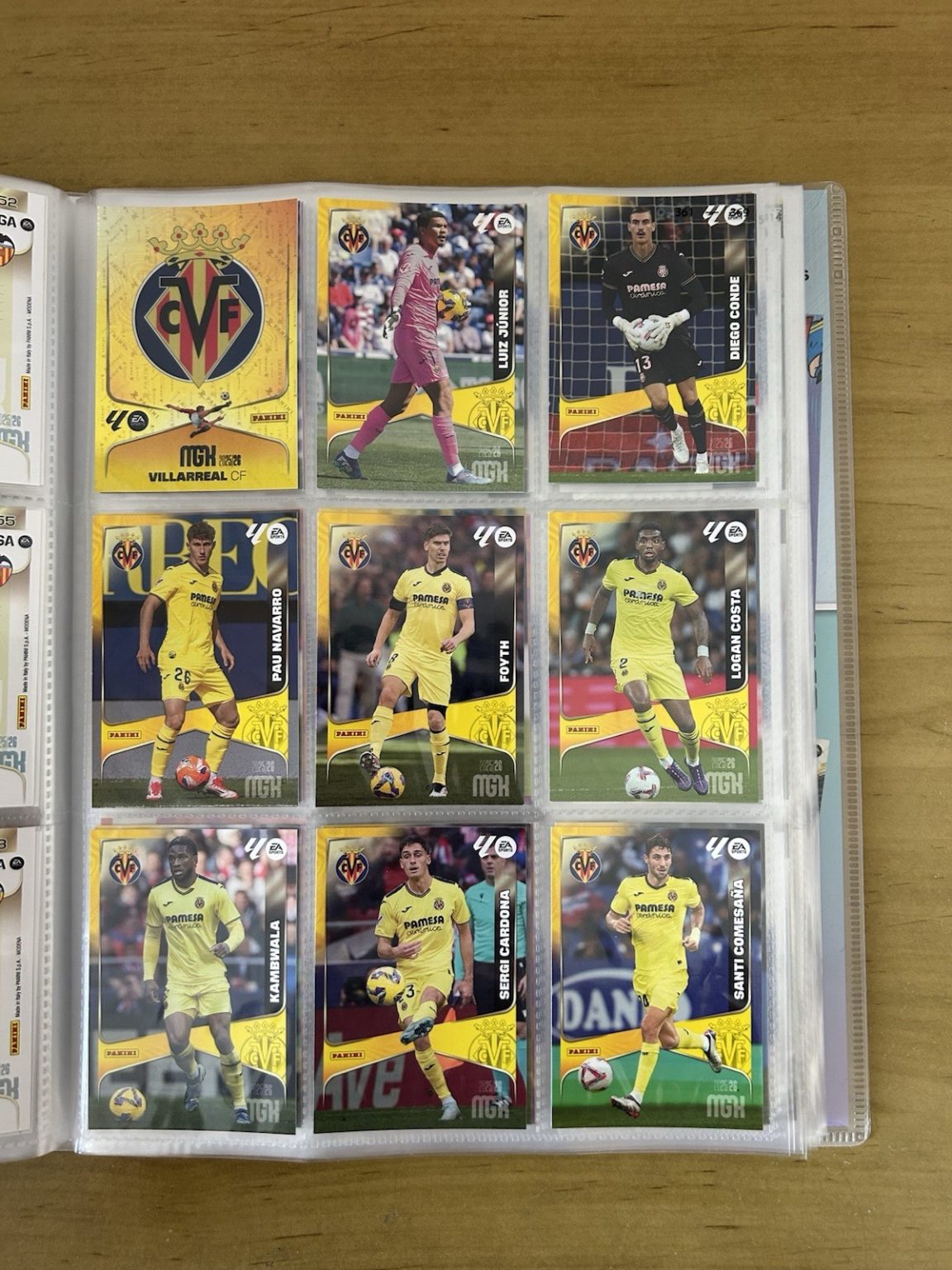 Equipo completo 18 cards Villarreal CF Megacracks LaLiga 2025-26 Panini