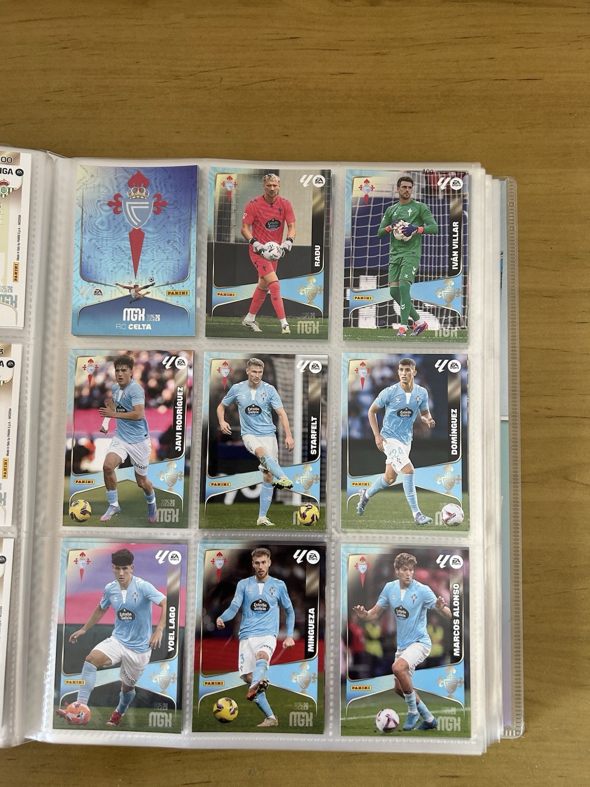Equipo completo 18 cards Celta de Vigo Megacracks LaLiga 2025-26 Panini