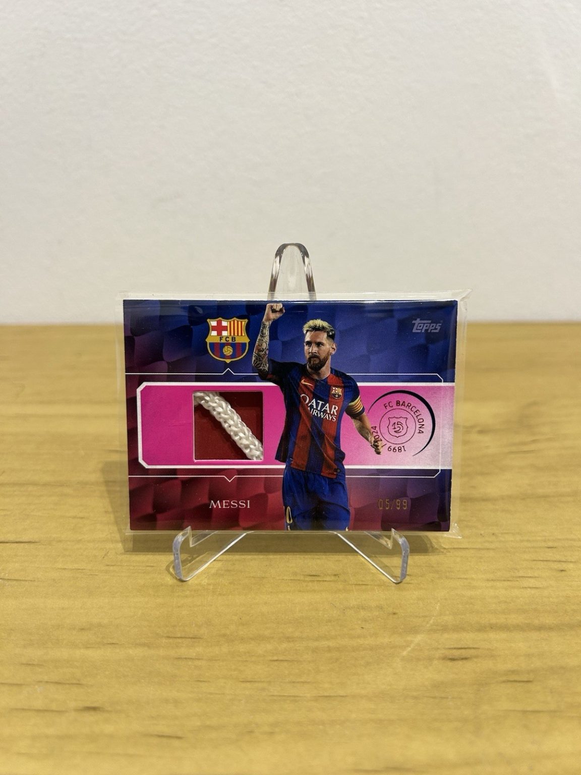 Carta Lionel Messi Net Red Relic numerada 05/99 Topps FC Barcelona 125 Aniversario