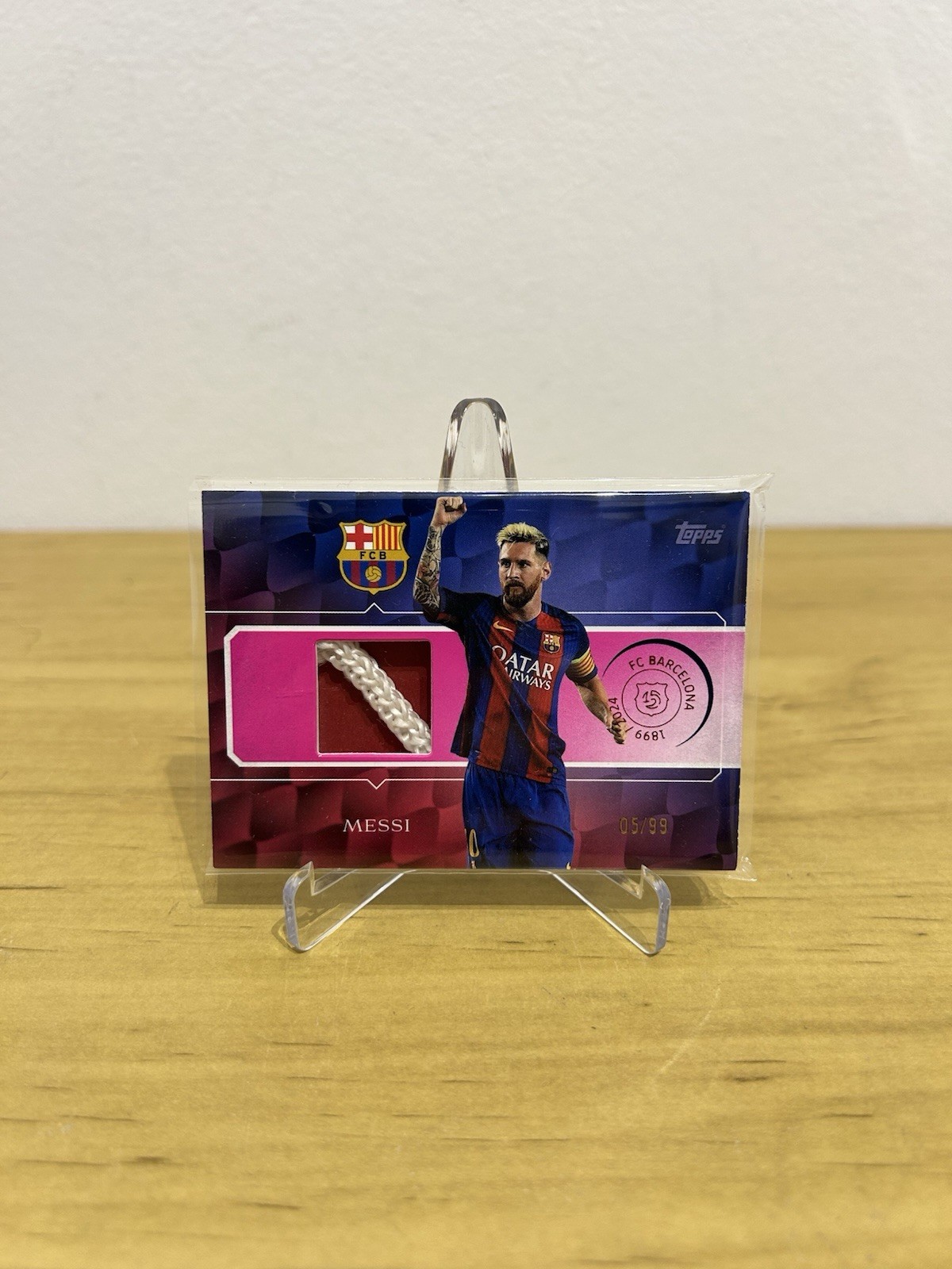 Carta Lionel Messi Net Red Relic numerada 05/99 Topps FC Barcelona 125 Aniversario