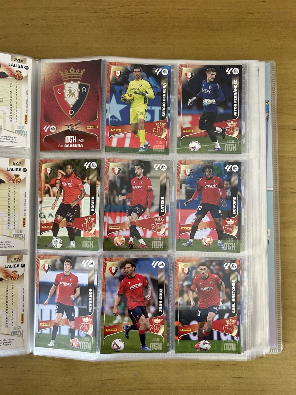 Equipo completo 18 cards CA Osasuna Megacracks LaLiga 2025-26 Panini