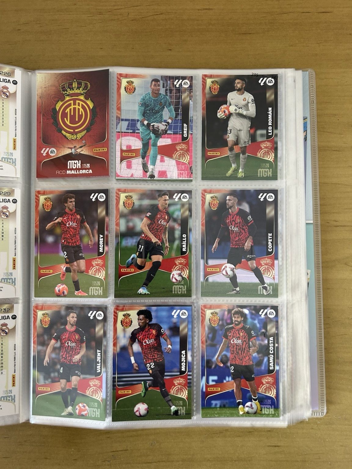 Equipo completo 18 cards RCD Mallorca Megacracks LaLiga 2025-26 Panini