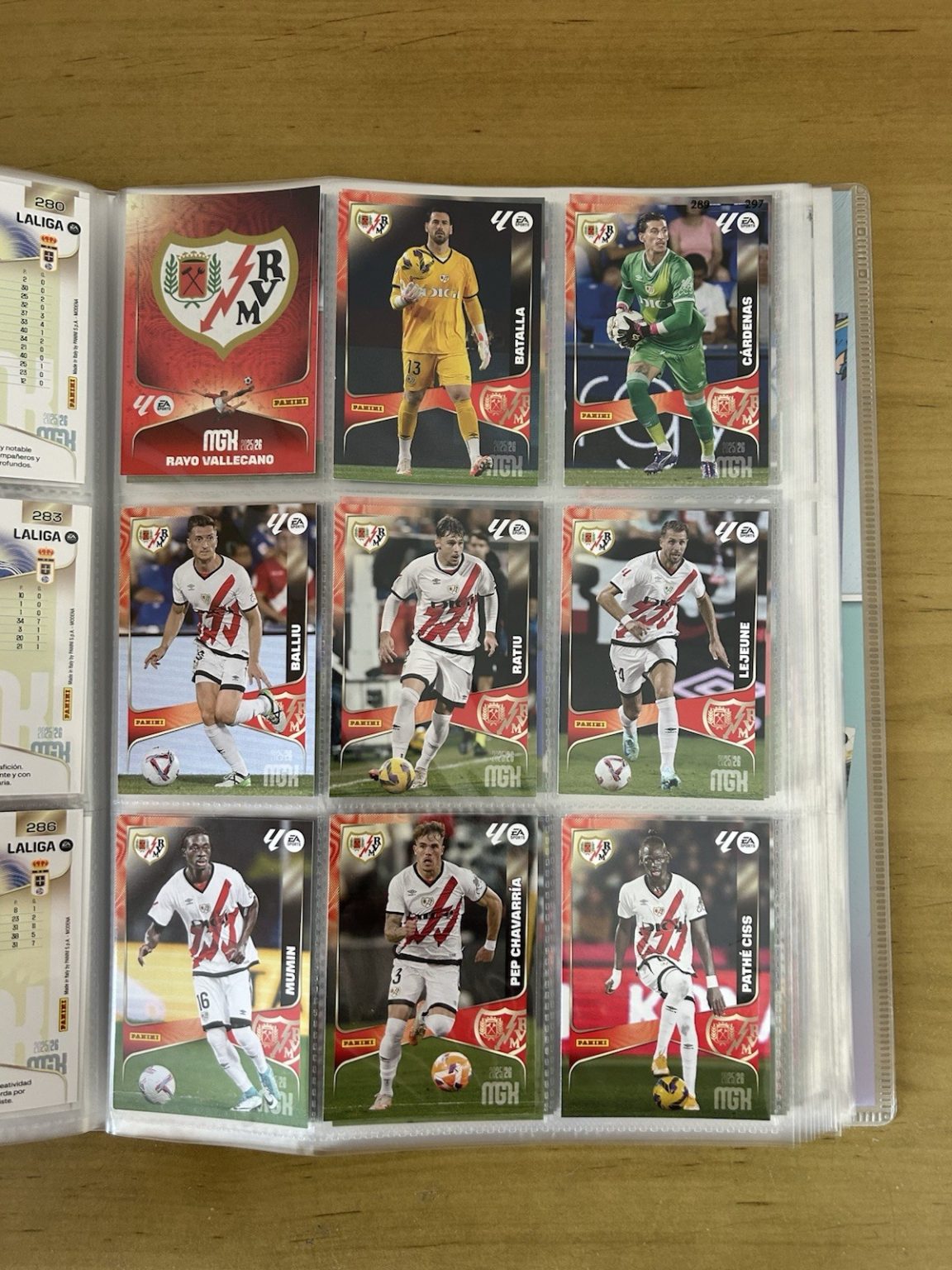 Equipo completo 18 cards Rayo Vallecano Megacracks LaLiga 2025-26 Panini