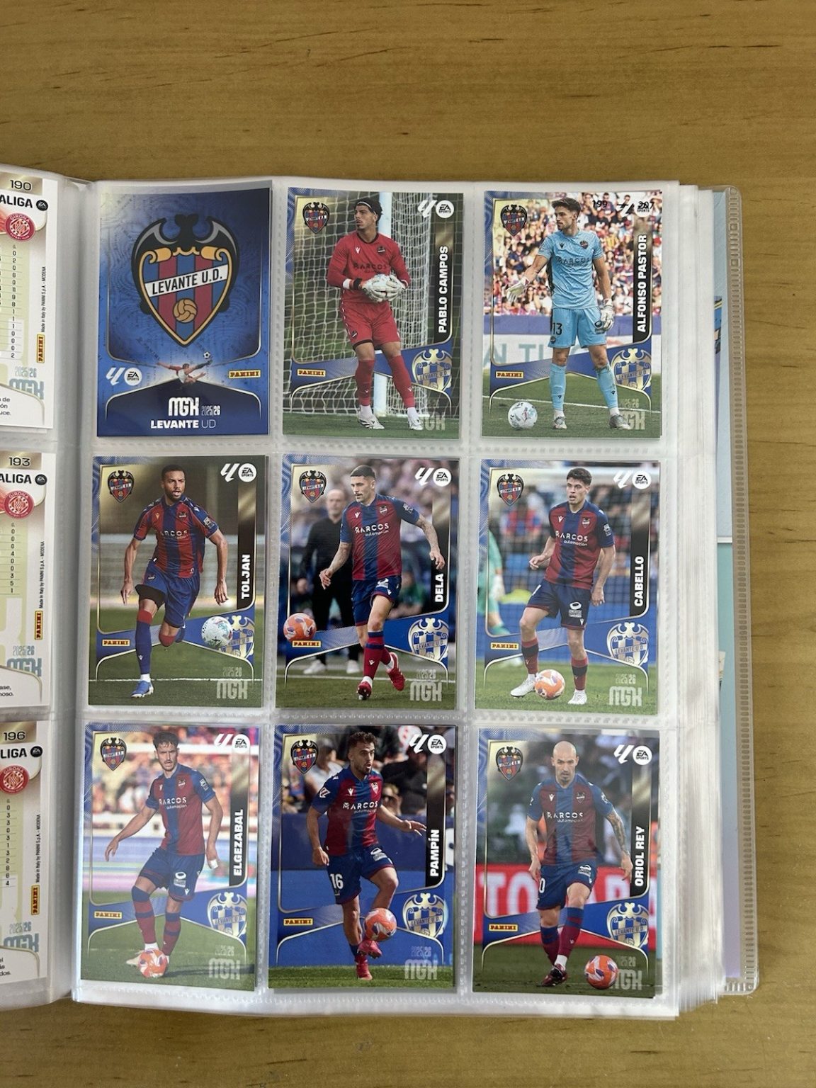 Equipo completo 18 cards Levante UD Megacracks LaLiga 2025-26 Panini