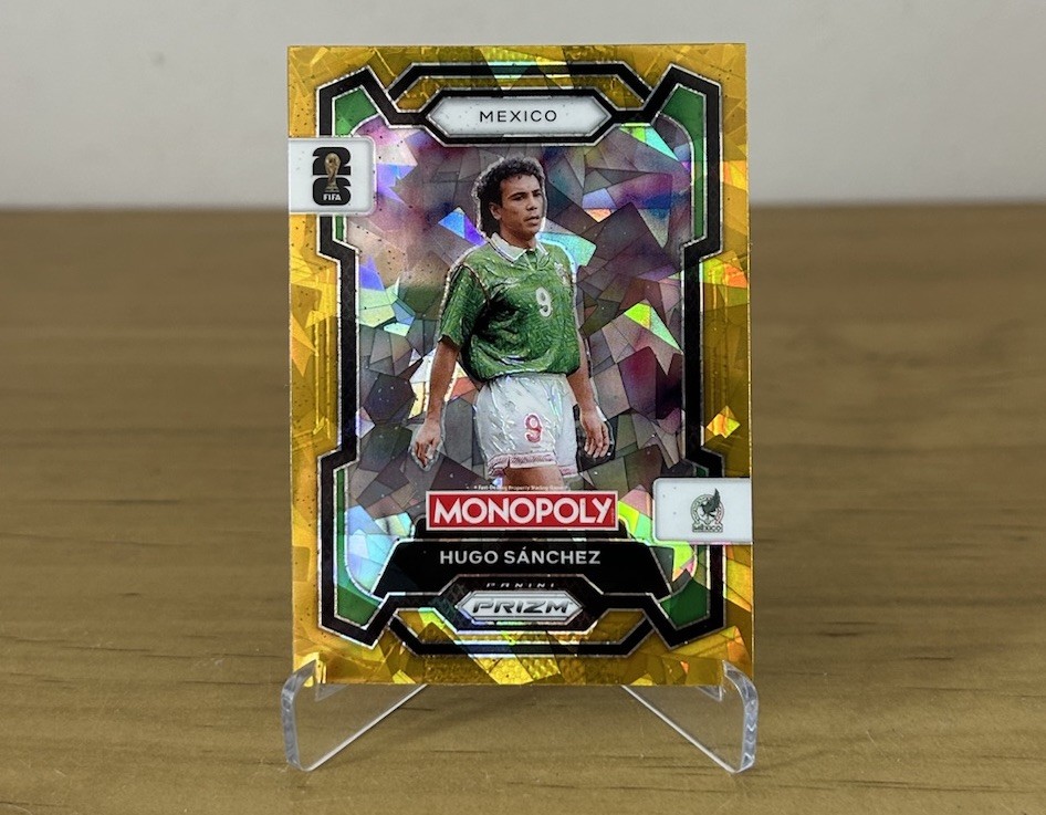 Carta Hugo Sánchez Gold Cracked Ice Panini Prizm Monopoly FIFA World Cup 2026 México