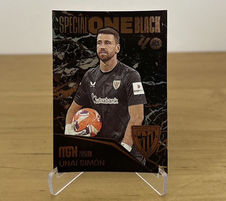 Unai Simón Special One Black Megacracks LaLiga 2025-26 Panini Athletic