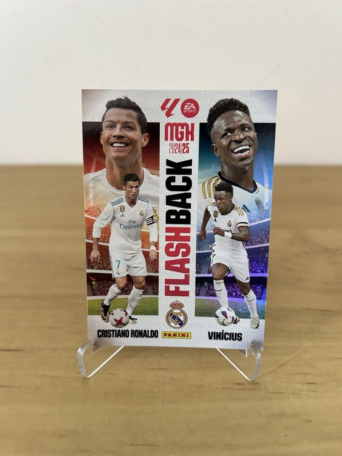 Cristiano Ronaldo y Vinicius Flashback 425 Megacracks LaLiga 2024-25 Panini