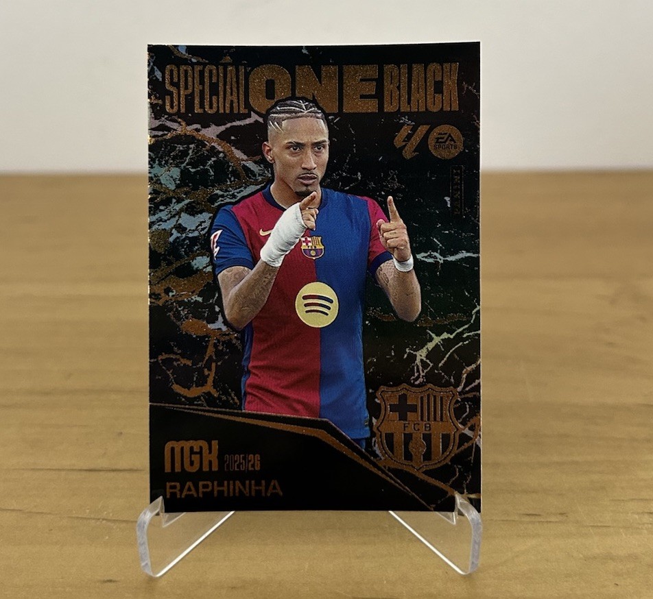 Raphinha Special One Black Megacracks LaLiga 2025-26 Panini FC Barcelona
