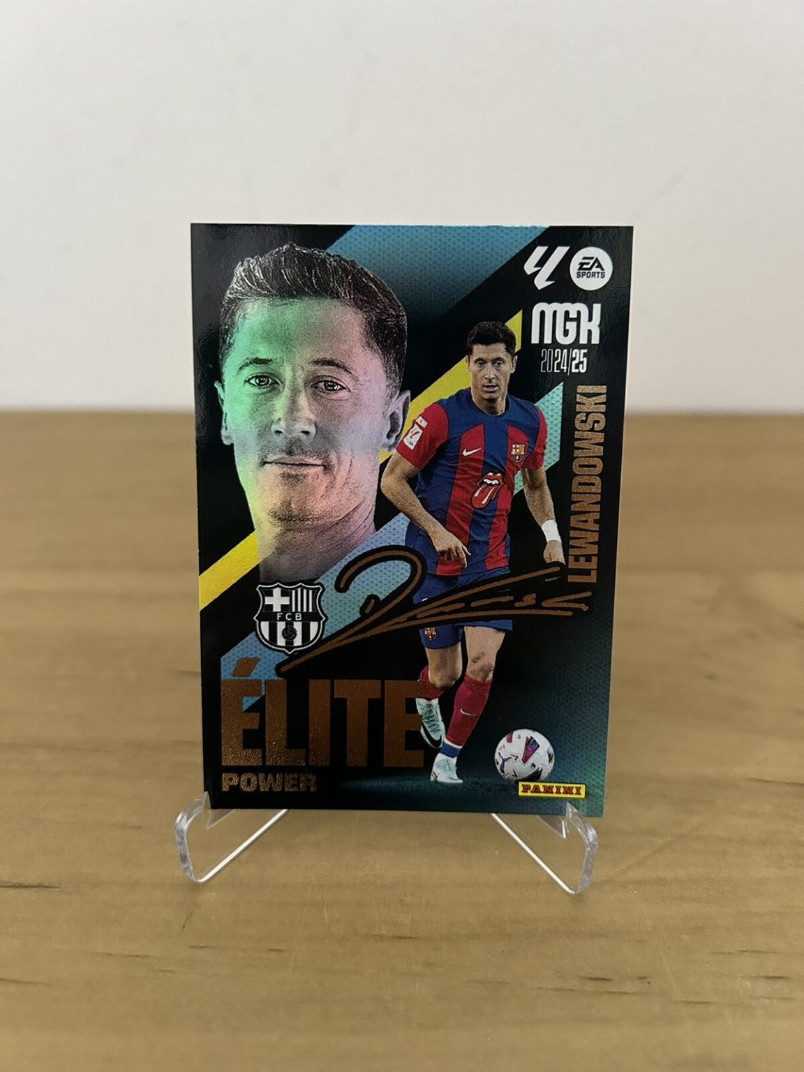 Robert Lewandowski Elite Power 8 Megacracks LaLiga 2024-25 Panini FC Barcelona
