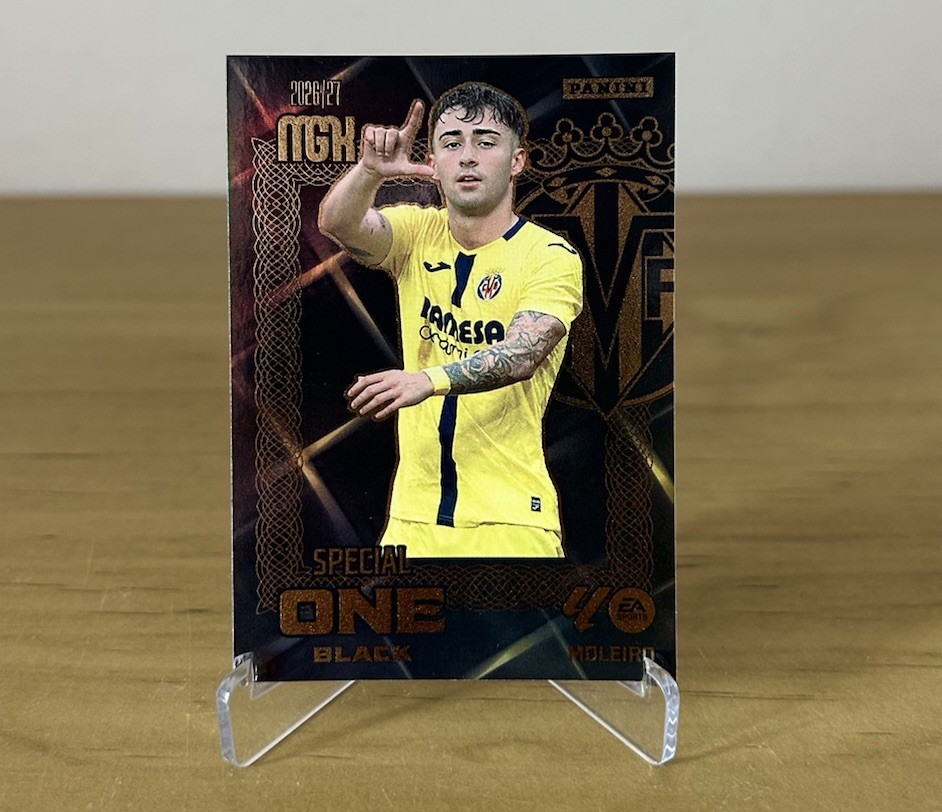 Alberto Moleiro Special One Black Megacracks LaLiga 2026-27 Panini Villarreal
